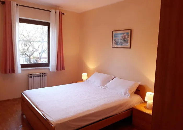 Apartment Maras
