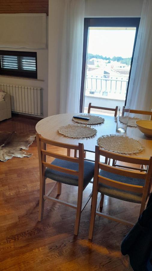 Apartment Maras