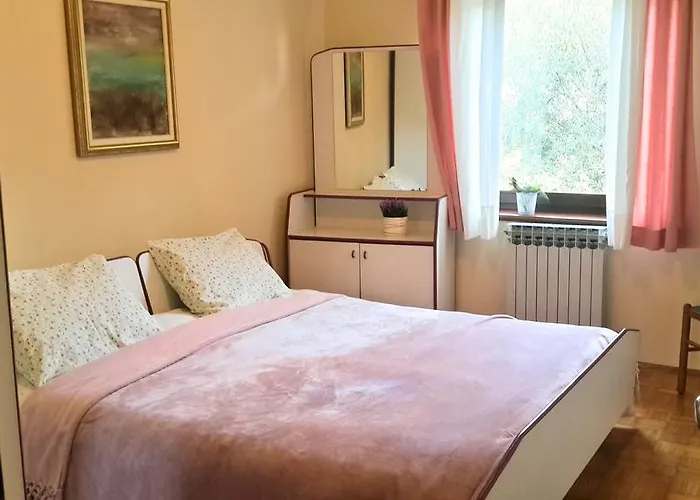 Apartment Maras